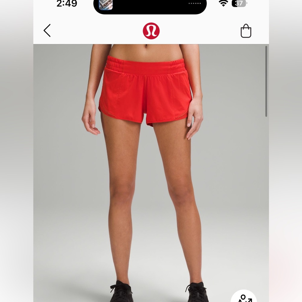 Lululemon hotty hot low-rise lined short 2.5”